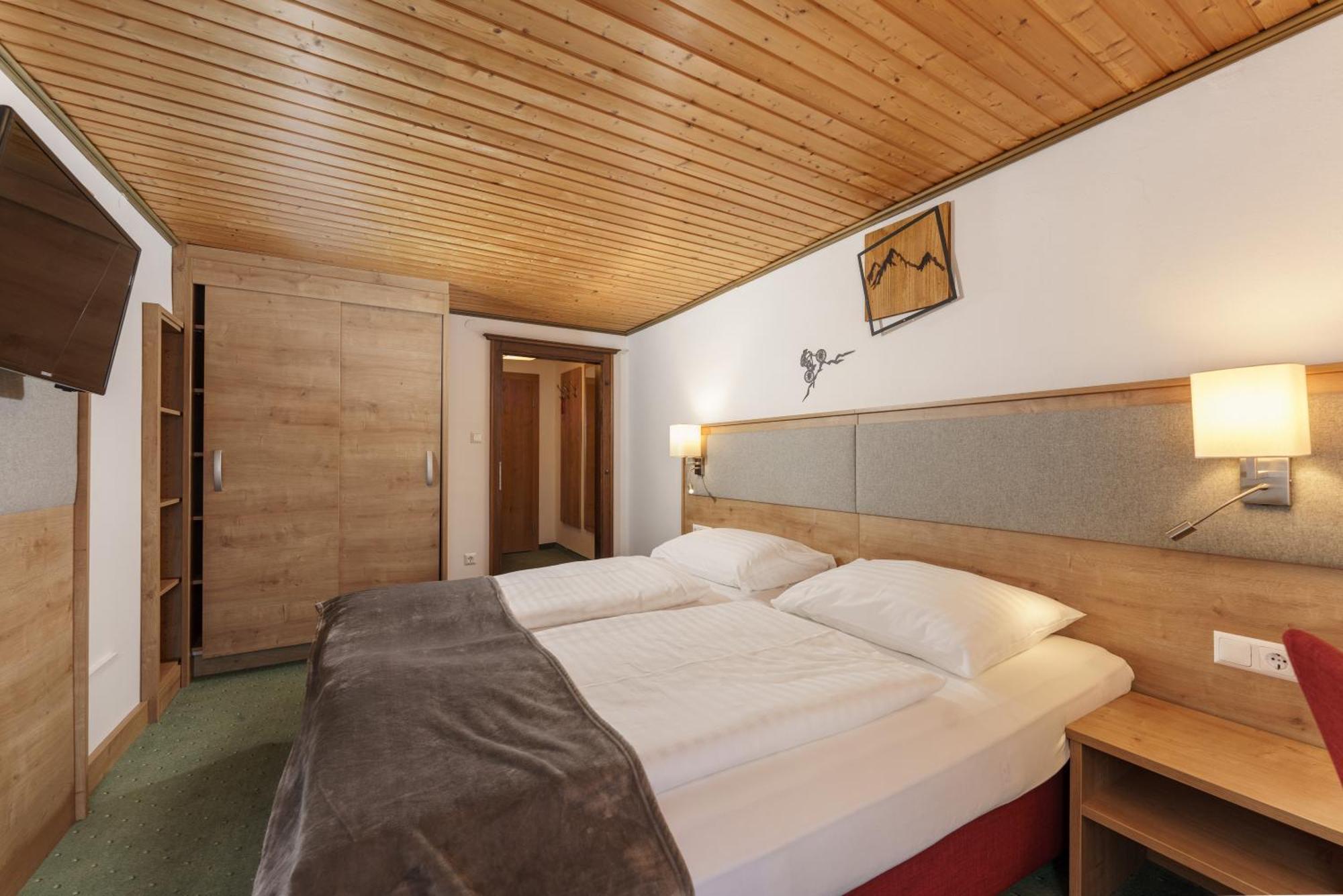 Kirchenwirt Hotel